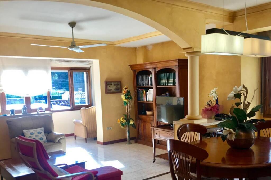 卡隆赫Casa Con Piscina En La Costa Brava别墅 外观 照片